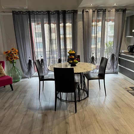 Gorgeous 2 Bedrooms Holiday Apartement Ница Екстериор снимка