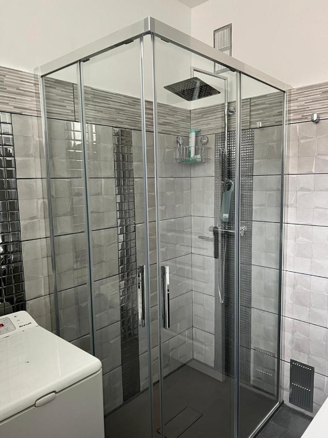 Gorgeous 2 Bedrooms Holiday Apartement Ница Екстериор снимка