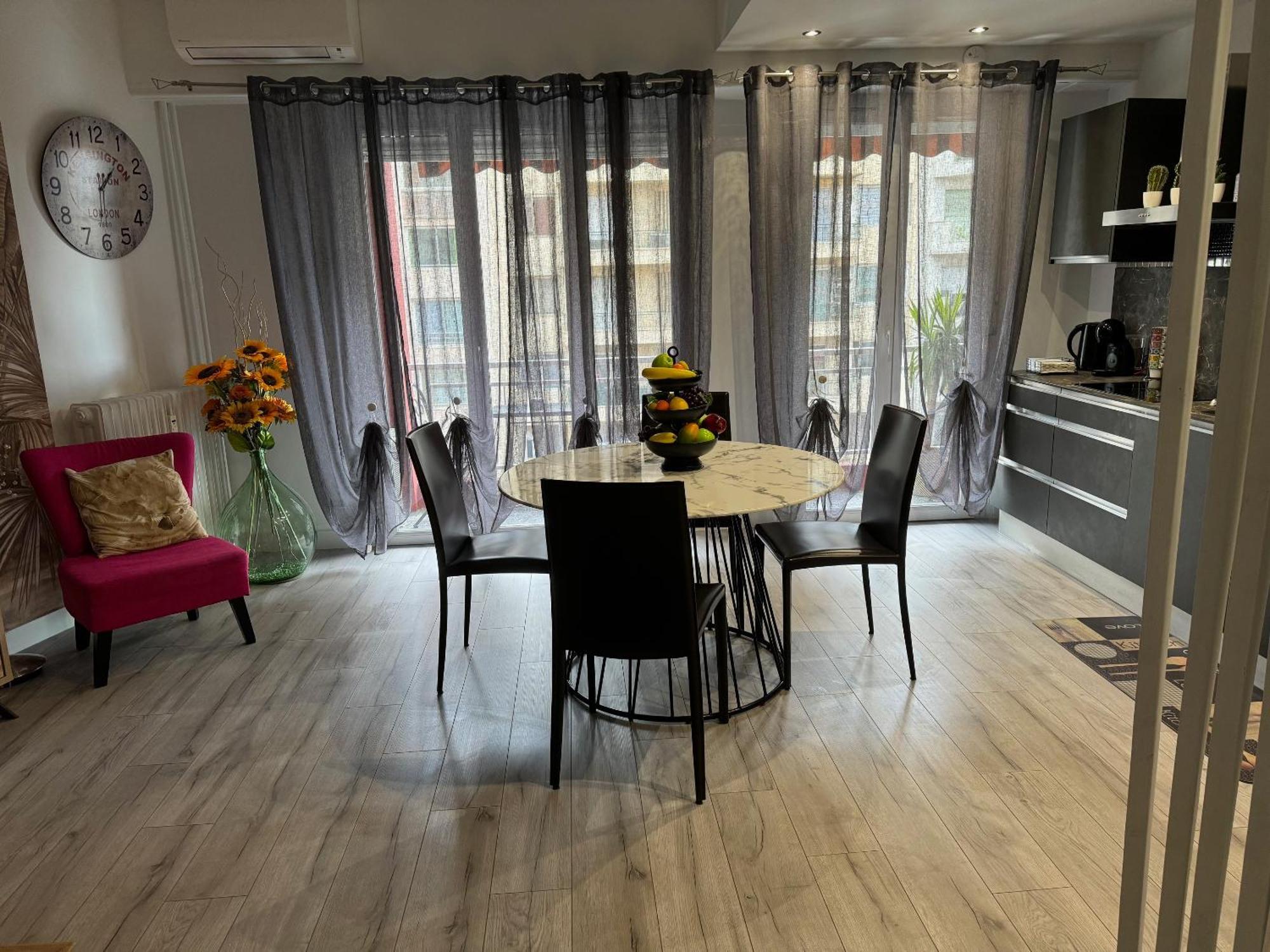 Gorgeous 2 Bedrooms Holiday Apartement Ница Екстериор снимка