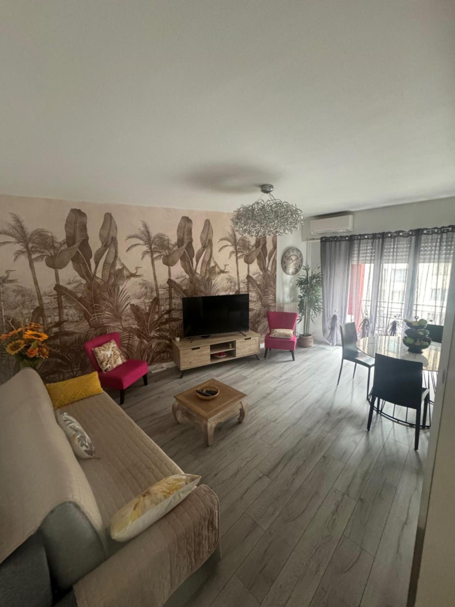 Gorgeous 2 Bedrooms Holiday Apartement Ница Екстериор снимка